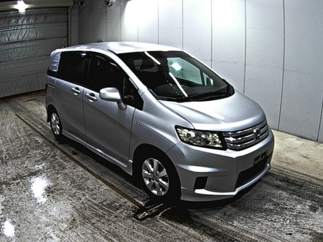 HONDA FREED 2011