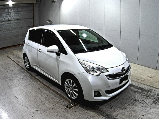 TOYOTA RACTIS 2014