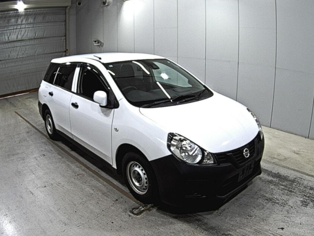 NISSAN AD 2020