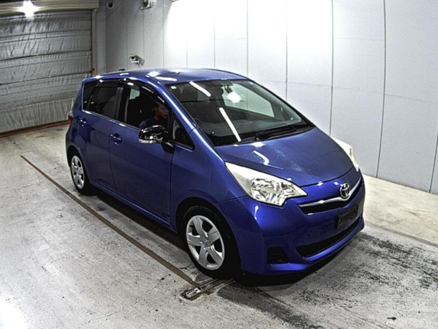 TOYOTA RACTIS 2013