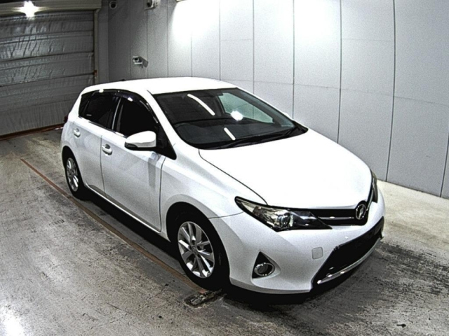 TOYOTA AURIS 2014
