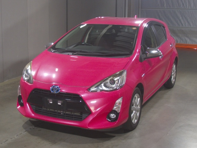 TOYOTA AQUA 2015
