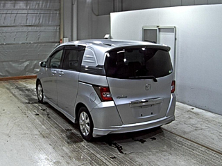 HONDA FREED 2010