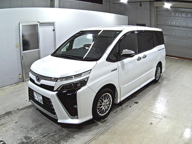 TOYOTA VOXY 2019