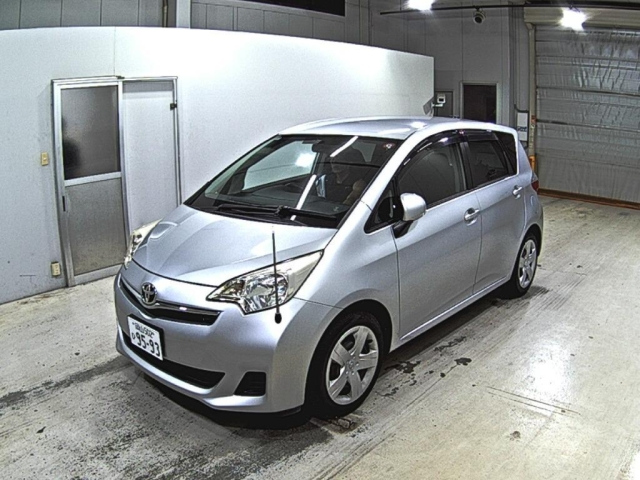 TOYOTA RACTIS 2011