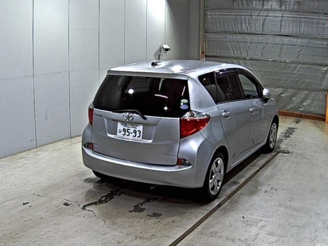 TOYOTA RACTIS 2011