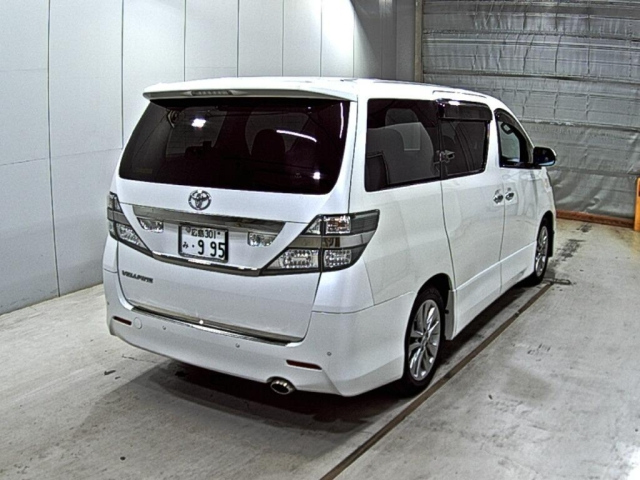 TOYOTA VELLFIRE 2011
