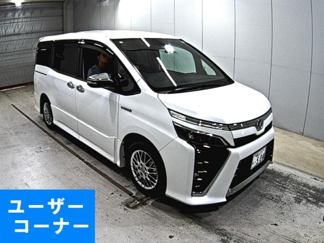 TOYOTA VOXY 2019