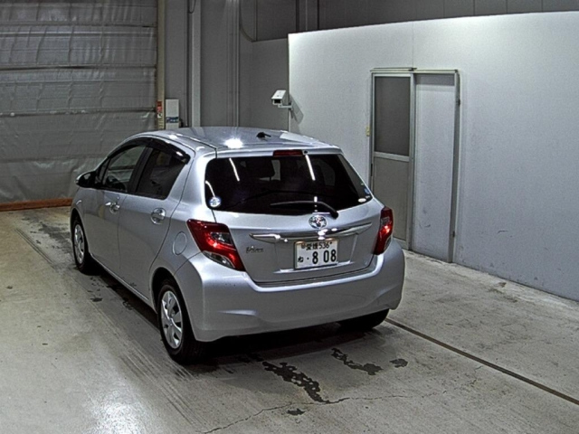 TOYOTA VITZ 2016