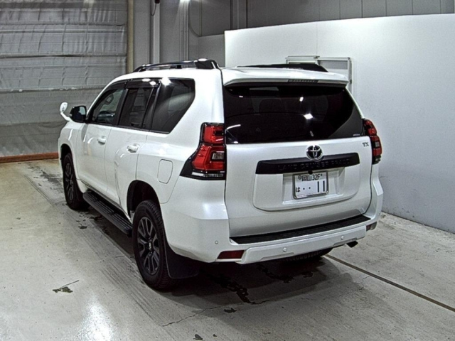 TOYOTA LAND CRUISER PRADO 2023