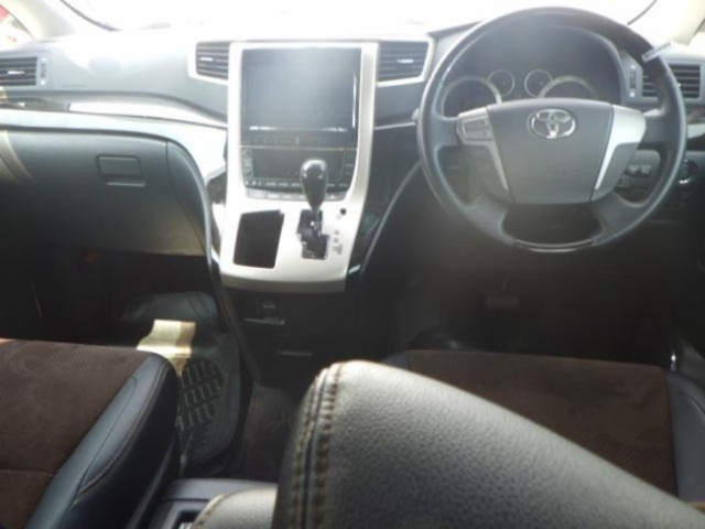TOYOTA ALPHARD 2014