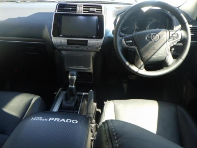 TOYOTA LAND CRUISER PRADO 2023