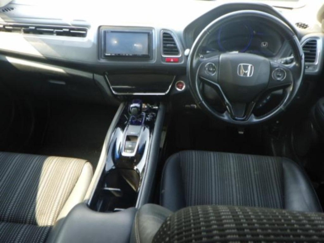HONDA VEZEL 2015