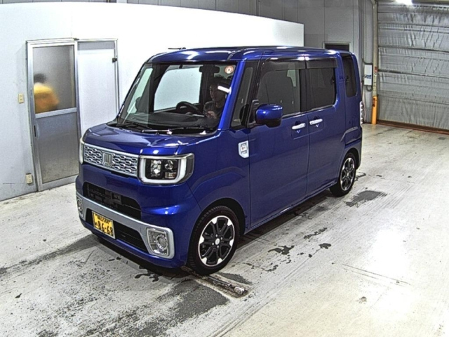 DAIHATSU WAKE 2015