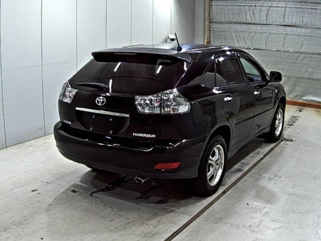 TOYOTA HARRIER 2011