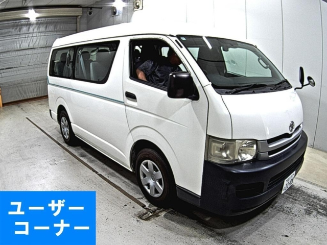 TOYOTA HIACE 2010