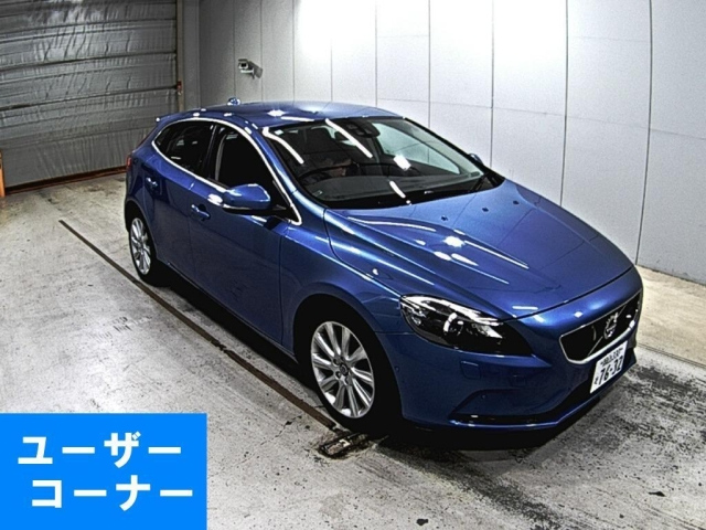 VOLVO V40 2016