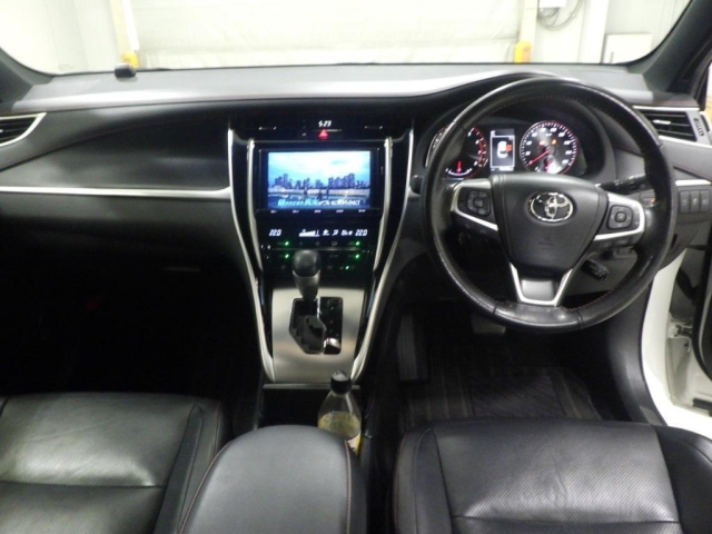 TOYOTA HARRIER 2017