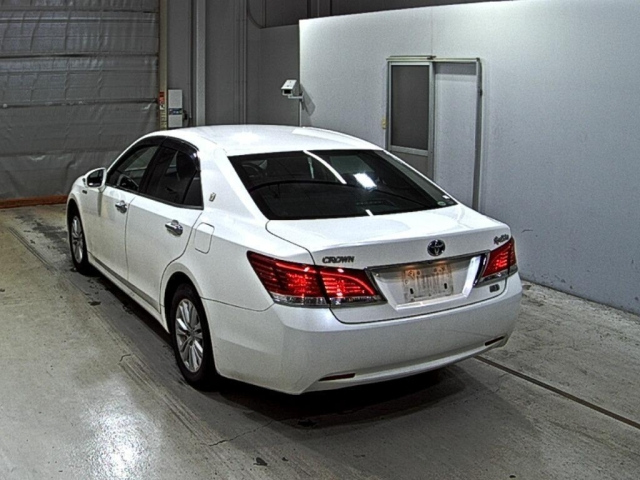 TOYOTA CROWN 2013
