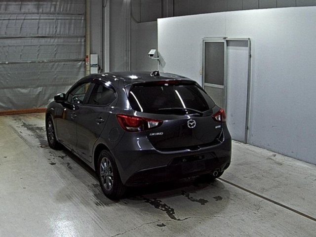 MAZDA DEMIO 2017
