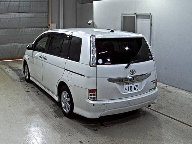 TOYOTA ISIS 2015