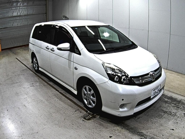 TOYOTA ISIS 2015
