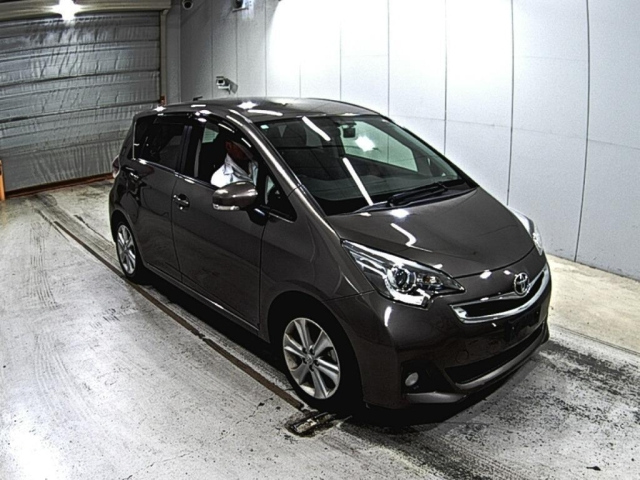 TOYOTA RACTIS 2014