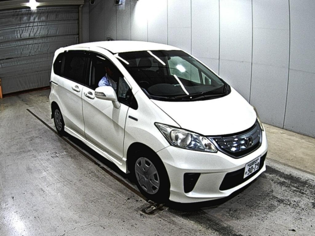 HONDA FREED 2013