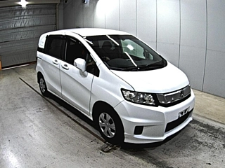 HONDA FREED 2015
