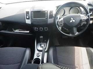 MITSUBISHI OUTLANDER 2010