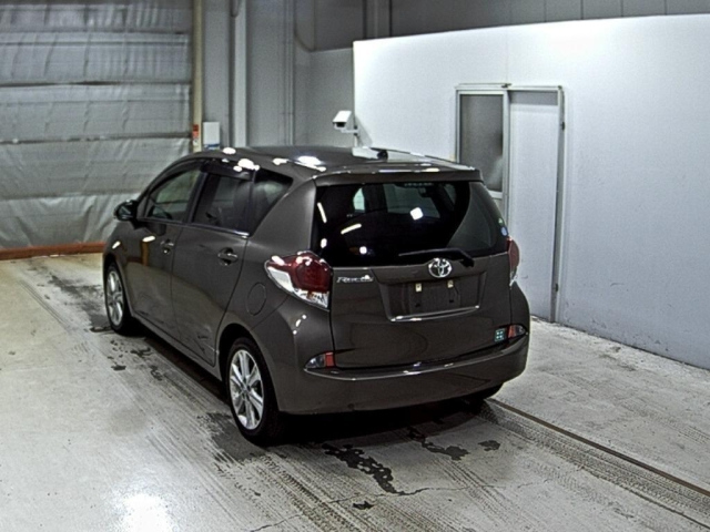 TOYOTA RACTIS 2014