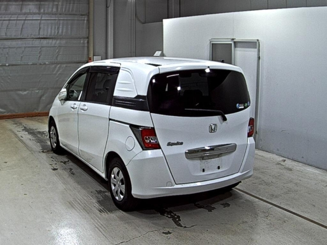HONDA FREED 2015