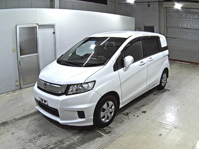 HONDA FREED 2015