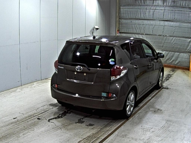 TOYOTA RACTIS 2014