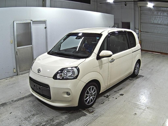 TOYOTA PORTE 2016