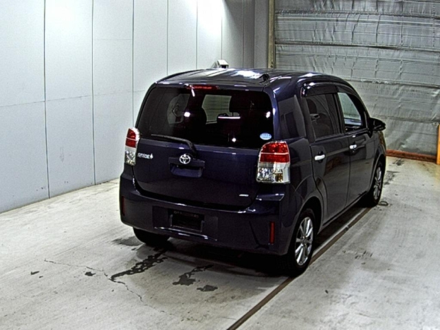 TOYOTA SPADE 2013