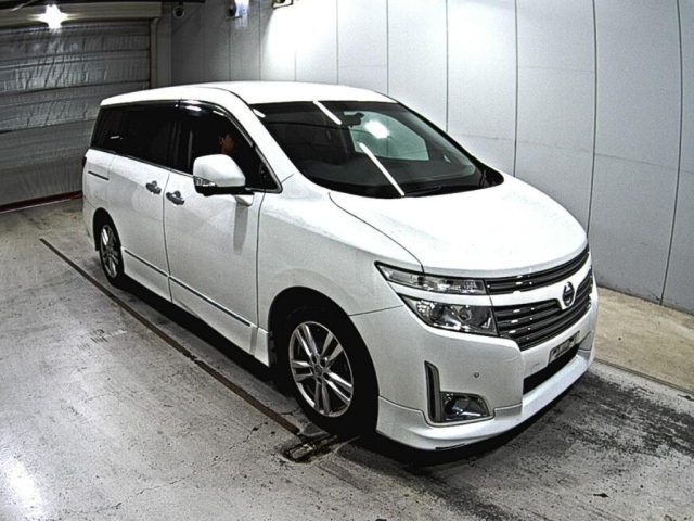 NISSAN ELGRAND 2011