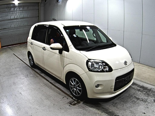 TOYOTA PORTE 2016