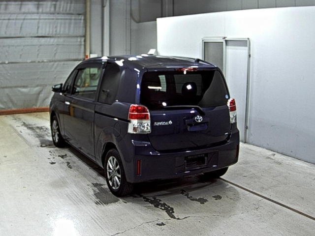 TOYOTA SPADE 2013