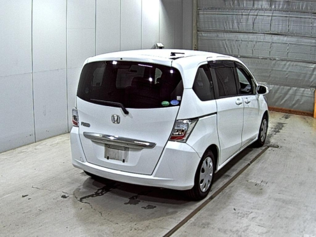HONDA FREED 2013