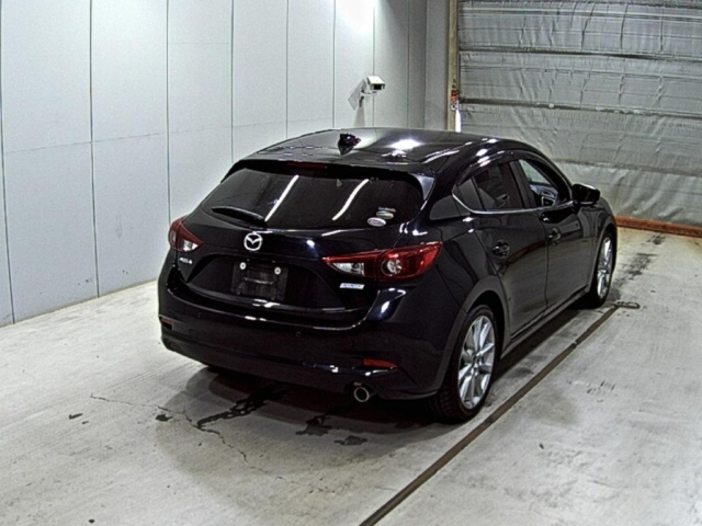 MAZDA AXELA 2017