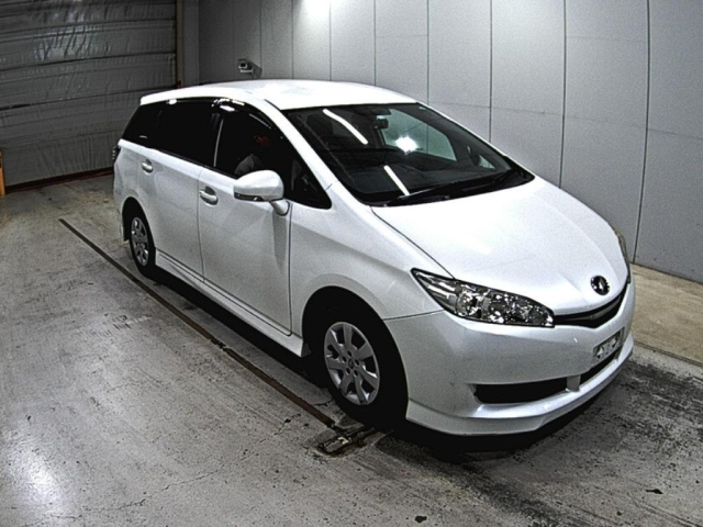 TOYOTA WISH 2014