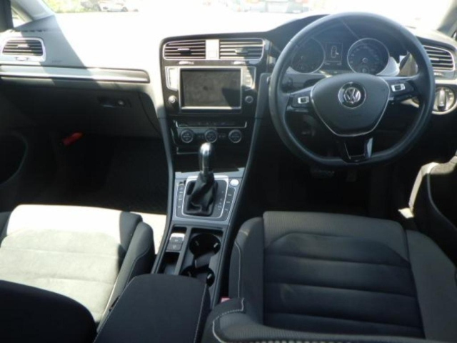 VOLKSWAGEN GOLF 2014