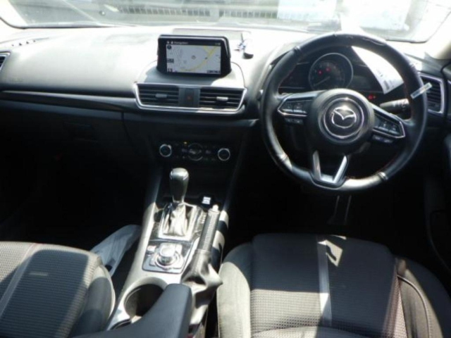 MAZDA AXELA 2017