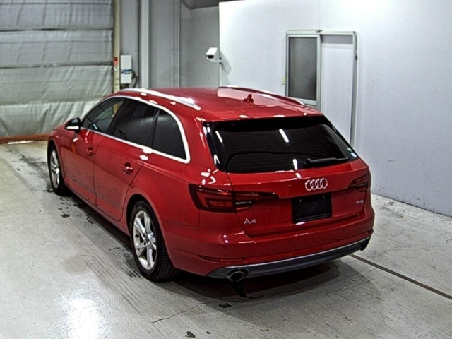 AUDI A4 2018