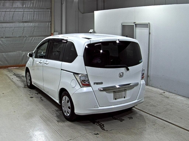 HONDA FREED 2013