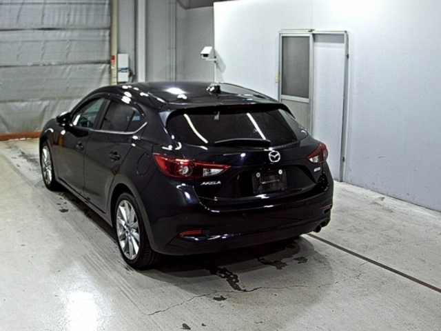 MAZDA AXELA 2017