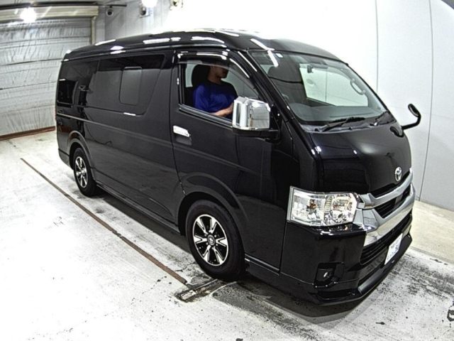 TOYOTA HIACE 2023