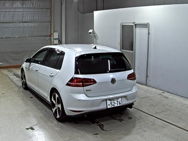 VOLKSWAGEN GOLF 2016