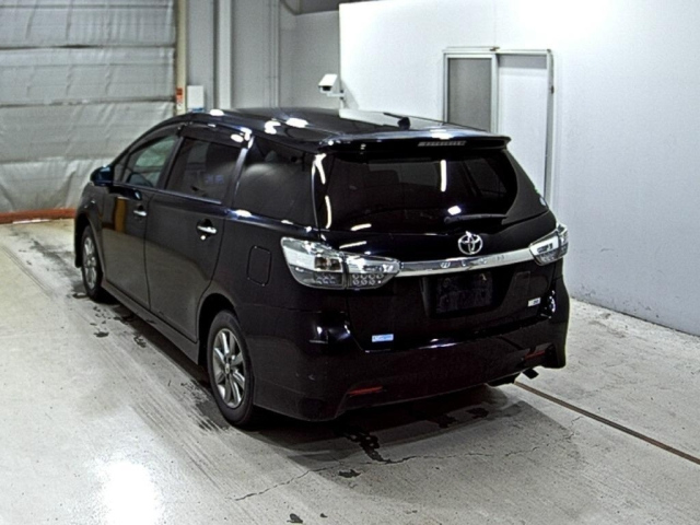 TOYOTA WISH 2014